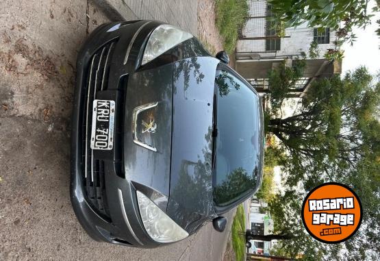 Autos - Peugeot 408 2011 Nafta 200000Km - En Venta