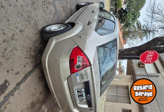 Autos - Ford Fiesta 2006 GNC 230000Km - En Venta