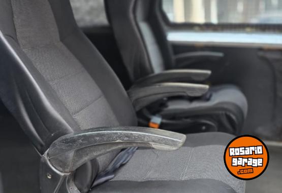 Utilitarios - Peugeot Expert confort 2015 Diesel 164000Km - En Venta