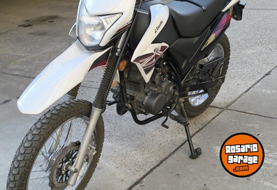 Motos - Zanella ZR 150 2023 Nafta 18000Km - En Venta
