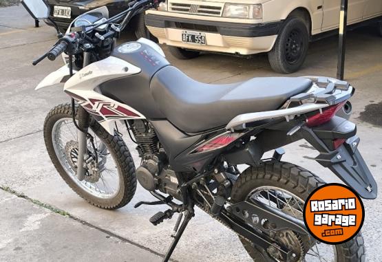 Motos - Zanella ZR 150 2023 Nafta 18000Km - En Venta