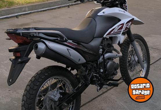 Motos - Zanella ZR 150 2023 Nafta 18000Km - En Venta