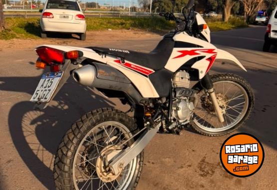 Motos - Honda Tornado 2022 Nafta 22000Km - En Venta