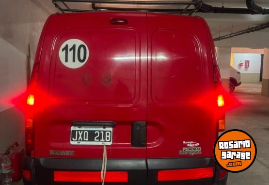 Utilitarios - Renault Kangoo confort 2011 GNC 170000Km - En Venta