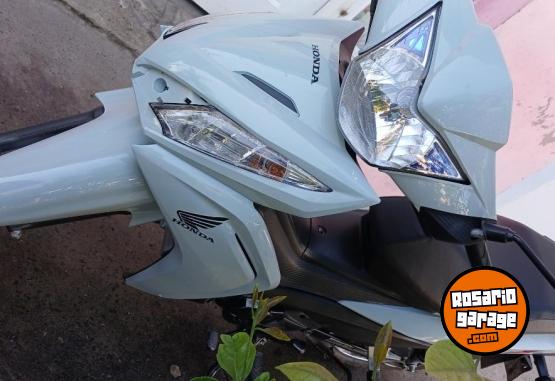 Motos - Honda Wave s 2023 Nafta 5400Km - En Venta