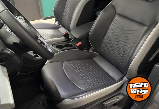 Autos - Volkswagen Taos Comfortline 2025 Nafta 28000Km - En Venta