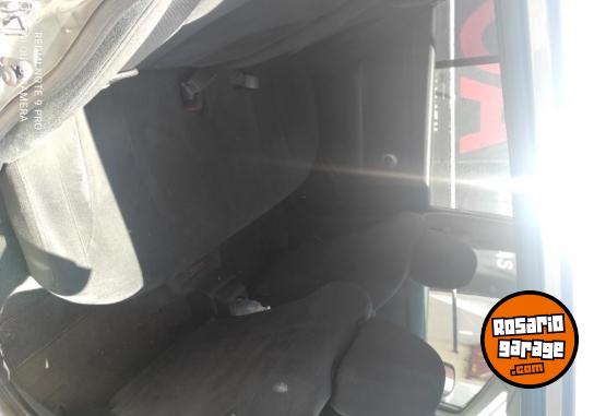 Autos - Nissan Tiida 2010 Nafta 120000Km - En Venta