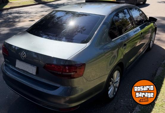 Autos - Volkswagen Vento highline 2018 Nafta 185000Km - En Venta