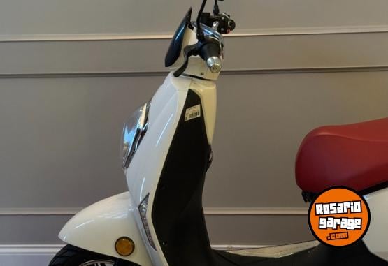 Motos - Piaggio GRACE 2024 Electrico / Hibrido 4100Km - En Venta