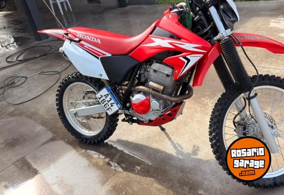 Motos - Honda Tornado 2021 Nafta 12000Km - En Venta