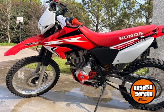 Motos - Honda Tornado 2021 Nafta 12000Km - En Venta
