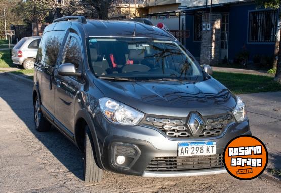 Utilitarios - Renault Kangoo Stepway 2023 Diesel 61181Km - En Venta