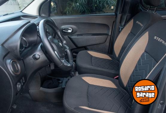 Utilitarios - Renault Kangoo Stepway 2023 Diesel 61181Km - En Venta