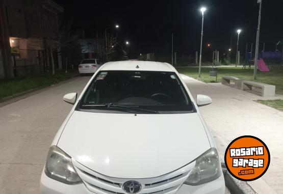 Autos - Toyota ETIOS XS 2014 Nafta 84000Km - En Venta