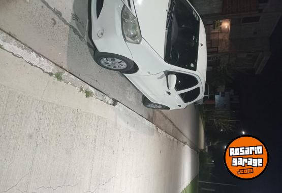 Autos - Toyota ETIOS XS 2014 Nafta 84000Km - En Venta