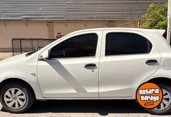 Autos - Toyota ETIOS XS 2014 Nafta 85000Km - En Venta