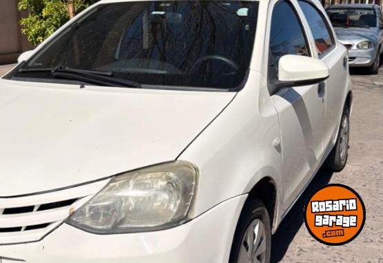 Autos - Toyota ETIOS XS 2014 Nafta 85000Km - En Venta