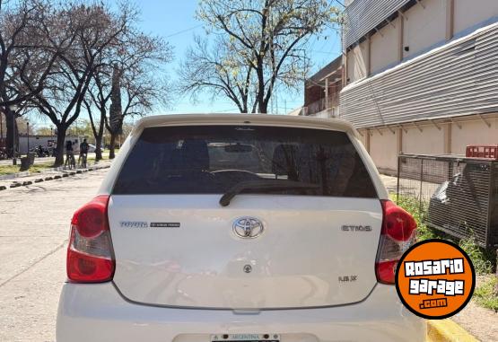 Autos - Toyota ETIOS XS 2014 Nafta 85000Km - En Venta