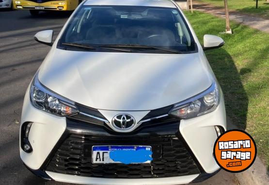 Autos - Toyota sedan XLS 2022 Nafta 28000Km - En Venta