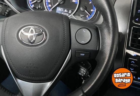 Autos - Toyota sedan XLS 2022 Nafta 28000Km - En Venta