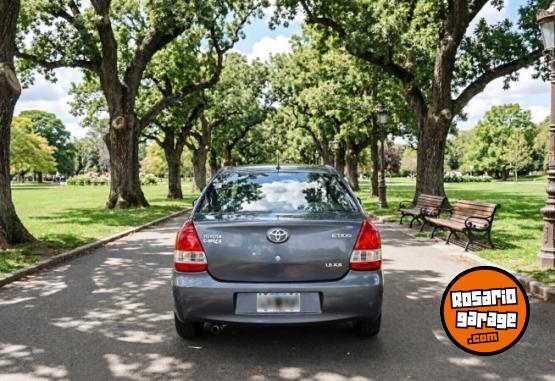 Autos - Toyota ETIOS XS 2015 Nafta 77000Km - En Venta