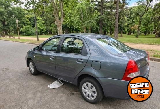 Autos - Toyota ETIOS XS 2015 Nafta 77000Km - En Venta