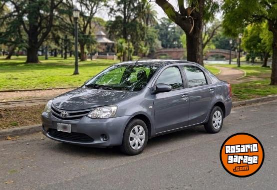 Autos - Toyota ETIOS XS 2015 Nafta 77000Km - En Venta