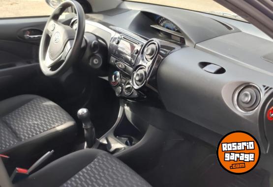 Autos - Toyota ETIOS XS 2015 Nafta 77000Km - En Venta