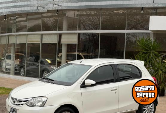 Autos - Toyota Etios xls full 2015 Nafta 93000Km - En Venta