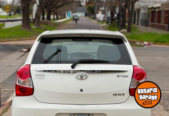 Autos - Toyota Etios xls full 2015 Nafta 93000Km - En Venta