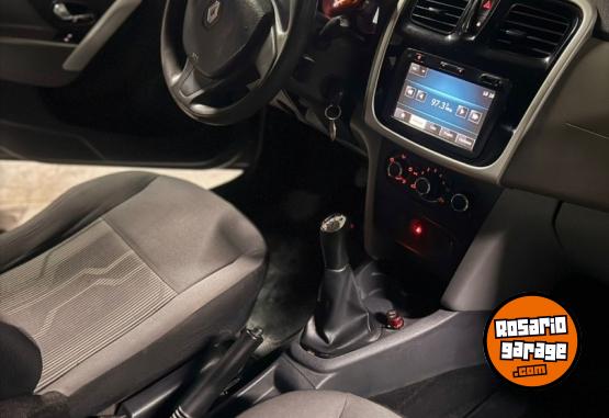 Autos - Renault Logan Expression 2015 GNC 138000Km - En Venta