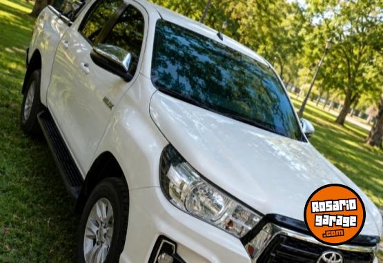 Camionetas - Toyota Hilux srv 2020 Diesel 130000Km - En Venta