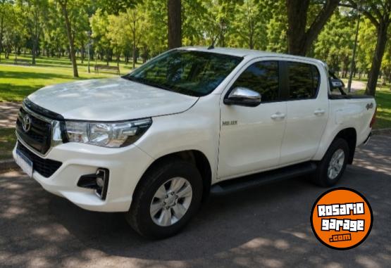 Camionetas - Toyota Hilux srv 2020 Diesel 130000Km - En Venta