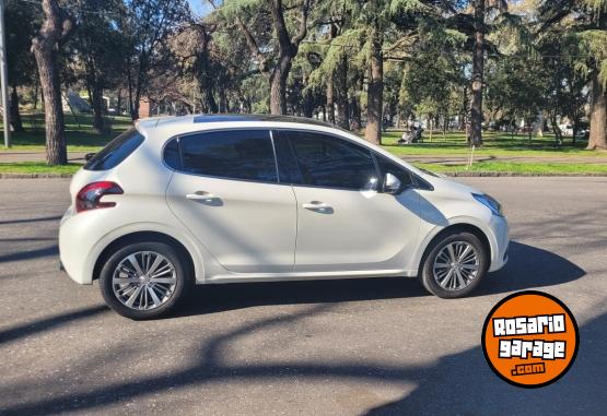 Autos - Peugeot 208 FELINE 2017 Nafta 93000Km - En Venta
