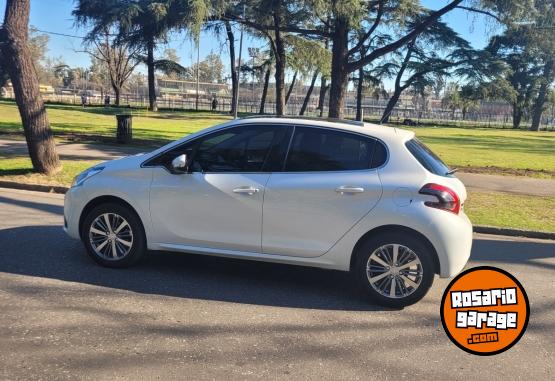 Autos - Peugeot 208 FELINE 2017 Nafta 93000Km - En Venta