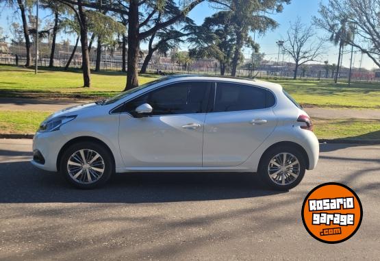 Autos - Peugeot 208 FELINE 2017 Nafta 93000Km - En Venta