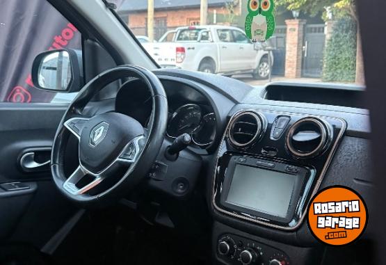 Utilitarios - Renault Kangoo STEPWAY 5 asientos 2023 Nafta 86000Km - En Venta