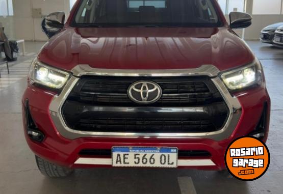 Camionetas - Toyota HILUX 4X2 SRV AT 2021 Diesel 133000Km - En Venta