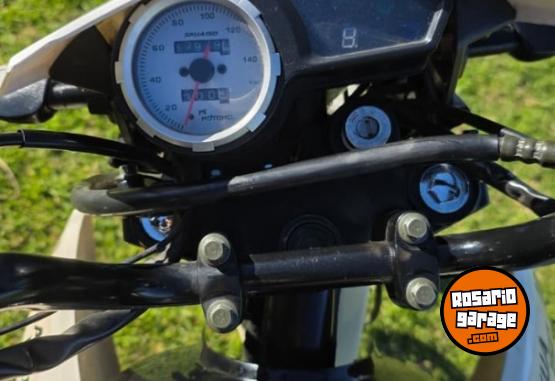 Motos - Motomel Skua 150 2024 Nafta 18000Km - En Venta