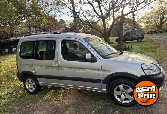 Utilitarios - Peugeot Partner patagónica 2016 Nafta 100000Km - En Venta