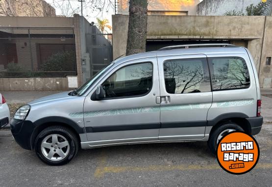 Utilitarios - Peugeot Partner patagónica 2016 Nafta 100000Km - En Venta