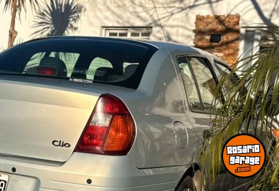 Autos - Renault Clio 2002 Diesel 200000Km - En Venta