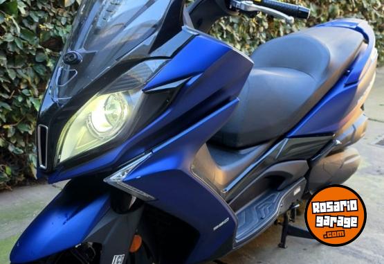 Motos - Kymco DOWNTOWN 350I 2023 Nafta 7400Km - En Venta