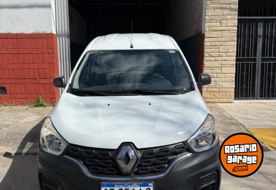 Utilitarios - Renault Kangoo express confort 2020 Diesel 171000Km - En Venta