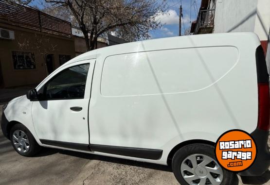 Utilitarios - Renault Kangoo express confort 2020 Diesel 171000Km - En Venta