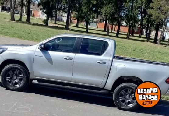 Camionetas - Toyota Hilux 2021 Diesel 137000Km - En Venta