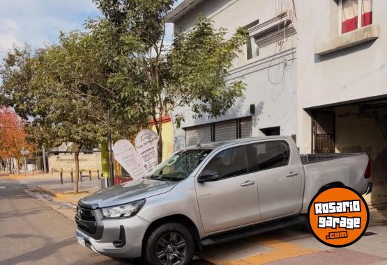 Camionetas - Toyota Hilux 2021 Diesel 137000Km - En Venta