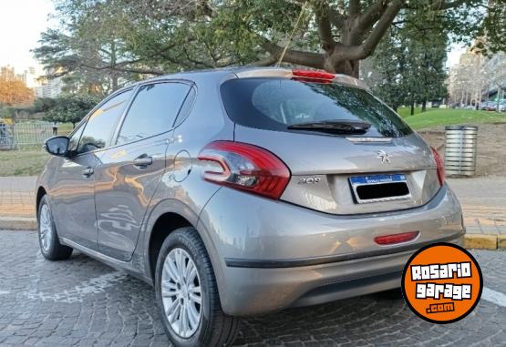 Autos - Peugeot 208 2016 Nafta 92000Km - En Venta
