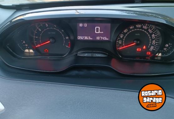 Autos - Peugeot 208 2016 Nafta 92000Km - En Venta