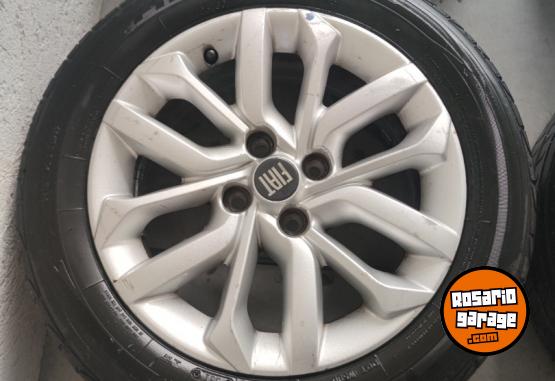 Accesorios para Autos - Llantas 15 Fiat Cronos muy buenas $500.000 las 4. NO BAJO PRECIO - En Venta